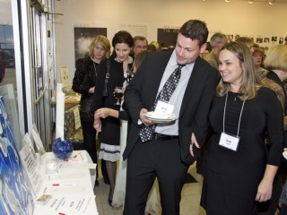 Silent auction shoppers